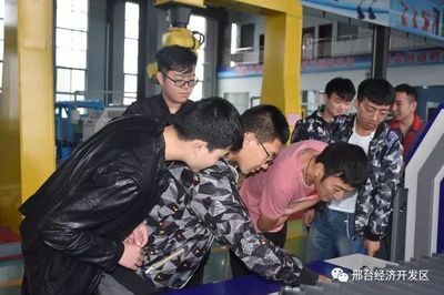 神奇！开发区这一高科技吸引众多小学生围观……